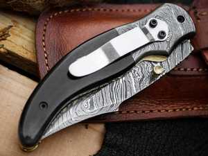Navaja de bolsillo plegable de acero de Damasco personalizada, hecha a mano, con cierre Liner Lock, para caza al aire libre y EDC, venta al por mayor directa de fábrica, UA Supplies Bone - Product Image 4
