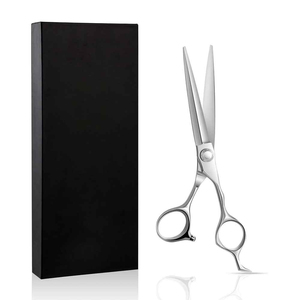 Ciseaux de coiffure professionnels en acier inoxydable 440C, lame tranchante, pour droitiers, manche moyen, outil de coupe de cheveux pour salon - Product Image 1