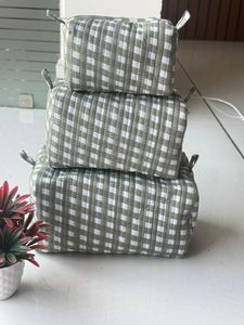 Wholesale Cotton <b>Women</b> Travel Makeup Toiletry <b>Pouch</b> Custom Handmade Floral Quilted Cosmetic <b>Bag</b> Christmas Gift - Product Image 1