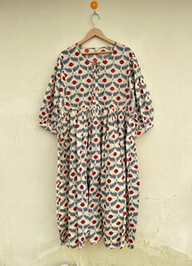 Robe midi en coton à imprimé floral rouge bohème, col noué, manches bouffantes, coupe ample, robe décontractée d'été pour femmes - Product Image 1