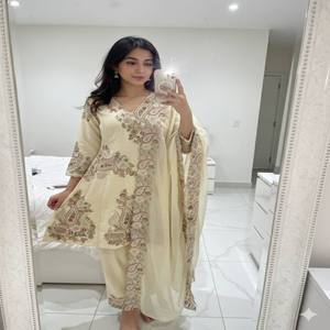 Conjunto de Top y Pantalones Plazzo con Lentejuelas Bordadas de Diseñador VASTRA COTTAGE, con Dupatta, Ropa Étnica para Fiestas - Product Image 4