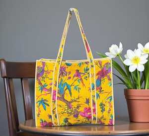 Bolso Tote Acolchado Kantha, Bolso de Hombro de Algodón a Rayas Hecho a Mano, Ecológico, Reversible y Plegable, Diseño Conífera - Product Image 4