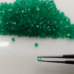 พลอยออนิกซ์สีเขียวธรรมชาติ ขนาด 2 มม. รูปทรงสี่เหลี่ยมแบบ Step Cut คุณภาพดีที่สุด สำหรับทำเครื่องประดับ จาก Red Mountain Gems - Product Image 5