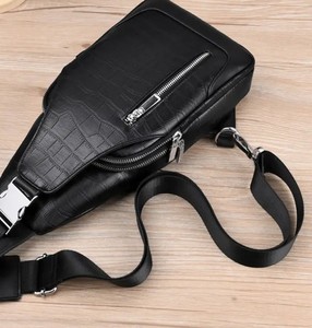 Bolso de pecho de nailon para hombre, bandolera ligera, duradera, para viaje, bolsa de hombro, almacenamiento compacto, bolsa de transporte diaria ajustable - Product Image 4