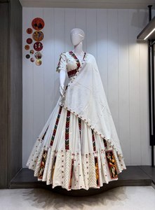 Conjunto Lehenga Choli Henixa Creation para Navratri, con Dupatta de trabajo vintage elaborado, de algodón cambray puro, largo hasta el suelo, corte ajustado, para pakistaníes, talla XL - Product Image 4