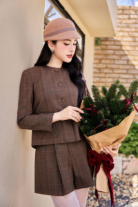 Blazer de tela Tuypsi de manga larga y corte holgado para mujer, LEVI, ODM/OEM/Venta al por mayor, con botones en la espalda, antiestático - Product Image 2
