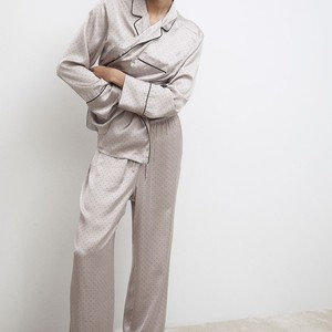 Ensemble deux pièces pour femme, haut à col roulé à pois et legging, en polyester très extensible et confortable, idéal pour la détente, collection automne-hiver - Product Image 3