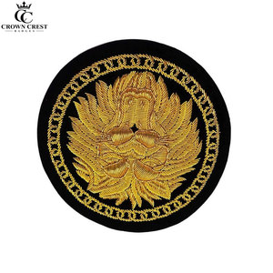 Écusson brodé en tissu personnalisé, rond, à coudre, motif Tête de Lion Dorée Couronne Couronnée, pour blazer - Product Image 4