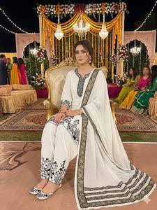 Conjunto de traje Salwar de rayón premium con bordado de espejos auténticos y dupatta de algodón Mal - Product Image 2