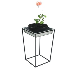 Table d'appoint industrielle en métal la plus vendue avec structure thermolaquée pour zone de réception de bureau et style professionnel élégant - Product Image 6