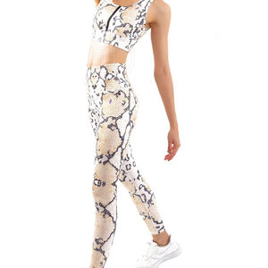 บริการระดับมืออาชีพรับประกันว่าชุดโยคะ 2 ชิ้นสำหรับผู้หญิงนี้ได้มาตรฐานที่เป็นไปตามมาตรฐานของผู้ส่งออกเสื้อผ้ารายใหญ่สำหรับผู้จัดจำหน่ายเสื้อผ้า - Product Image 2