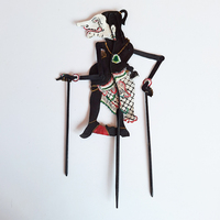 Marionnette de l'ombre Wayang Kulit Petruk en cuir indonésien artisanal, décoration de table traditionnelle javanaise, objet d'art ethnique