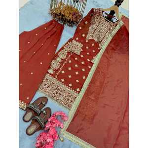 El conjunto de ropa de fiesta elegante para mujer de seda Banarasi suave puro incluye Top Plazzo y Dupatta - Product Image 2