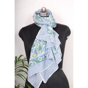 Écharpe bohème en coton faite à la main pour femme, imprimée au bloc, idéale comme cache-maillot de bain et pour les tenues d'été, la plage ou comme vêtement de nuit. - Product Image 4