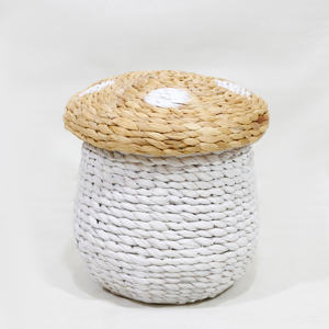 Boîte décorative en jacinthe d'eau écologique chic avec couvercle, conception de capuchon de champignon pour l'organisation de la chambre d'enfant bien rangée - Product Image 1
