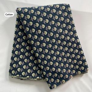 Tela 100% algodón puro con estampado floral para vestidos, decoración del hogar, cortinas, edredones, textil ligero. Compre directamente de proveedor indio. - Product Image 5