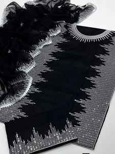 Elegante Vestido Pakistaní para Mujer para Eid con Hermosos Bordados y Pedrería y Dupatta a Juego, Listo para Usar - Product Image 3