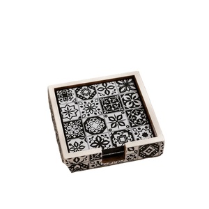 Ensemble de sous-verres réutilisables en MDF, style incroyable, 4 pièces, impression autocollante émaillée, antidérapants, résistants à la chaleur, HANDICRAFT HUB, 4 pouces, très bonne qualité - Product Image 1