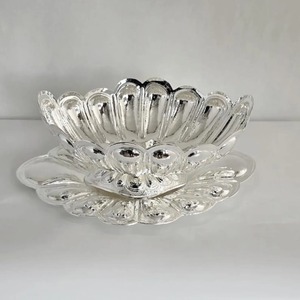 Tazón Decorativo de Metal Plateado para Postres, Ideal para la Mesa de Comedor, Exhibidor de Dulces y Chocolates para Fiestas y Celebraciones - Product Image 1