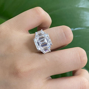 Anillo de Compromiso y Boda con Diamante Cultivado en Laboratorio, Corte Esmeralda, 1 Quilate, Oro Amarillo de 14k, Certificado IGI, de Lujo - Product Image 2