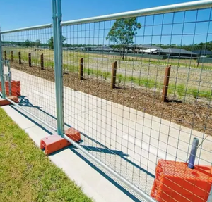 Clôture temporaire robuste avec base et pince pour le contrôle des foules sur les chantiers de construction - Product Image 3