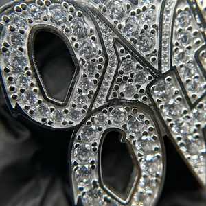 Collar Personalizado con Colgante de Letra Inicial en Dos Tonos de Plata S925, Estilo Hip Hop, con Moissanita VVS D y Cadena de Latón para Hombre y Mujer - Product Image 3