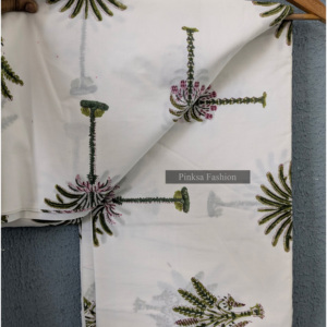 Algodón estampado a mano con base verde menta y detalles florales en azul índigo y blanco. - Product Image 5