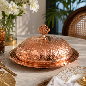 Plateau de service en cuivre martelé artisanal avec couvercle en dôme, plat de luxe pour aliments, service de buffet, restauration hôtelière - Product Image 3