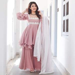 GEORGETTE DE IMITACIÓN DE COLOR ROSA MELOCOTÓN CON BORDADO DE MANGA FANCY TOP + SHARARA PINK - Product Image 1