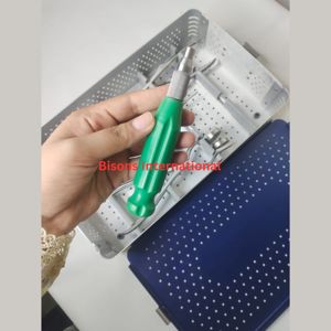 Ensemble de coupe-mailles et plieuses manuels en acier inoxydable de haute qualité Bisons pour la chirurgie générale et les instruments chirurgicaux maxillo-faciaux - Product Image 2