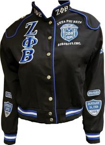 Chaqueta Bomber Universitaria con Parches de Letras Griegas de la Hermandad Zeta Phi Beta, Azul y Negro, Bordado Premium, Estilo Urbano - Product Image 5
