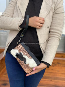 Cartera de cuero hecha a mano para mujer, cartera con cremallera de cuero genuino occidental, bolso de mano Floral pintado a mano - Product Image 4