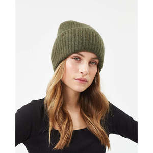 Sombrero de punto de invierno de doble capa de diseñador con bordado 3D Patrón impreso de moda Tamaño libre Calentador de cabeza de algodón Temporada de otoño - Product Image 5