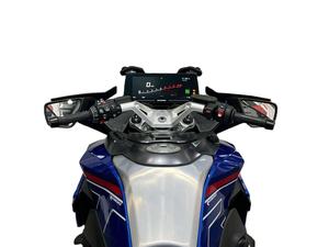 Motocicleta deportiva de turismo Top Speed 2026 R 1300 RT 1,300cc 145hp, refrigeración por aire/líquido, 4 tiempos, 6 velocidades, en stock para exportación - Product Image 2