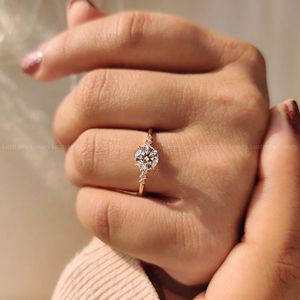 Anillo de Diamantes de Corte Redondo de 0.50 a 2.00 CT, Color E, Claridad VS, con Diseño de Siete Piedras, para Mujer, Joyería Fina, Anillo de Compromiso, Aniversario, Novia - Product Image 5
