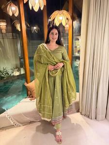 Ensemble Kurti en coton brodé vert avec dupatta, tenue traditionnelle ethnique pour femmes, robe de mariage ample, longueur au sol, Inde, Pakistan - Product Image 4