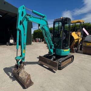 Miniexcavadora Kobelco con Dimensiones Compactas y Controles Precisos para Trabajos de Construcción, Mantenimiento y Jardinería - Product Image 3