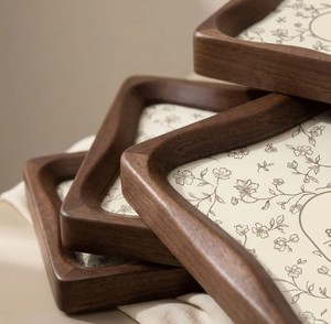 Marco de Fotos Elegante de Madera de Nogal Hecho a Mano, Ecológico, Ligero, Personalizable, con Impresión UV/Grabado, para Exhibición en Mesa - Product Image 5