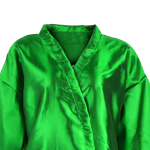Robe de salon de coiffure de luxe pour femmes, robe de barbier, kimono de salon doux pour la peau avec poche - Product Image 2