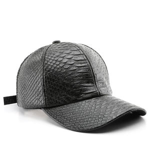 Casquette de baseball en cuir PU de luxe personnalisée en gros, avec patch en cuir gaufré, design uni, élégante, respirante et ajustable - Product Image 3