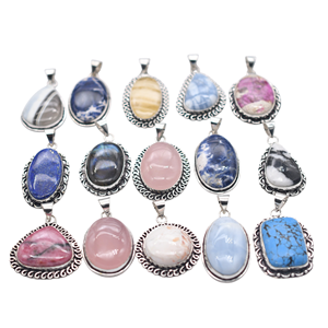 Lot de 5 Colliers Pendentifs Chrétiens Vintage en Laiton, Plaqué Argent 925, Sertissage Massif à la Cannelure, Pierres Précieuses Assorties - Product Image 6