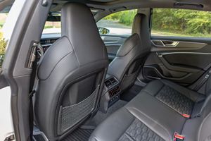 Auto Usado en Buenas Condiciones, Audi RS7 Performance Sedan 2025, Autos Usados Listos para Enviar - Product Image 3