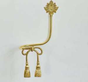 ที่รัดผ้าม่านแบบโมเดิร์น Bold Blossom ทำจากทองเหลืองแท้ ผลิตด้วยวิธี Lost Wax Casting แข็งแรง ทนสนิม เป็นมิตรกับสิ่งแวดล้อม อุปกรณ์ตกแต่งผ้าม่าน - Product Image 4
