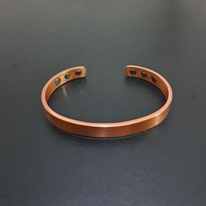 Bracelet manchette en cuivre massif, forme circulaire polie, finition mate, bijoux artisanaux en métal cuivre pour hommes et femmes - Product Image 5