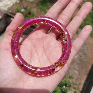 Brazalete de Resina Hecho a Mano por MN Exports, Joyería Moderna y Elegante para Mujer, Ligero, Regalo Islámico - Product Image 2