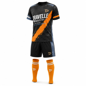 Fabricant professionnel de kits de football personnalisés par sublimation : uniforme de football complet pour équipe avec maillot à manches courtes col en V et short - Product Image 4