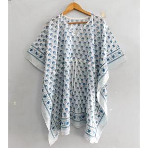 ชุดเดรสผ้าฝ้ายสไตล์โบฮีเมียน งานแฮนด์เมด พิมพ์ลายดอกไม้ ชุดคลุมชายหาด ทรงหลวม คอวี แขนทรงปีกค้างคาว ทรงบานออกช่วงปลาย  เหมาะสำหรับฤดูร้อน - Product Image 2