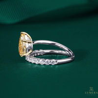 Anillo de Diamantes Amarillos en Forma de Pera Personalizado, Anillo de Compromiso de Oro Blanco de 18K con Banda de Diamantes de Media Eternidad