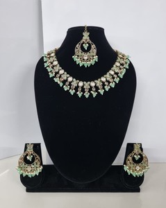 Elegant Floral Kundan Choker <b>Set</b> Antique Gold Plated Necklace Matching Tikka & Bollywood Style Party Wear Jewelry for & Weddings - Product Image 2