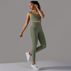 Top Deportivo Acolchado Sin Costuras de Cintura Media para Mujer |   Conjunto de Yoga de Color Sólido con Logotipo Frontal para Fitness, Gimnasio, Entrenamiento y Ropa Deportiva - Product Image 3